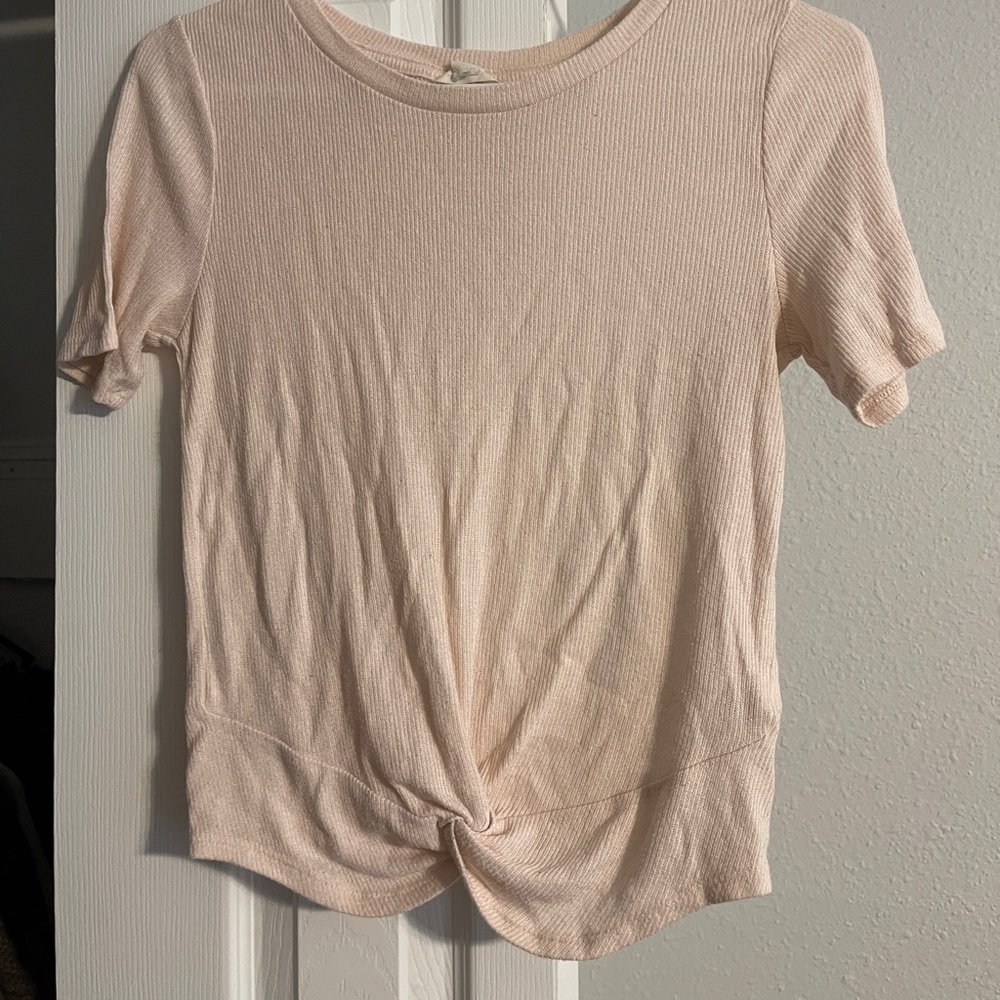 Light pink cropped t shirt!